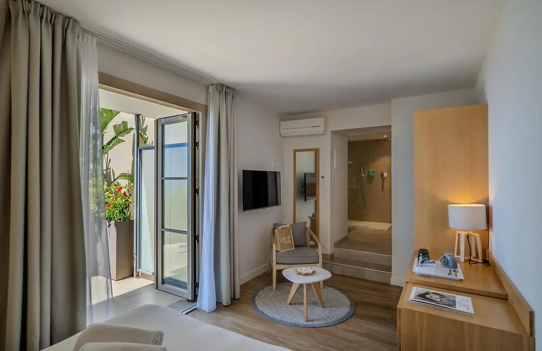 Hotel La Villa Douce-1